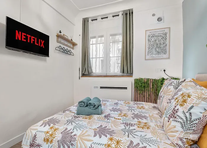 Апартаменты Renting - Guillaumont - Cozy Picasso Museum Local Market Антиб